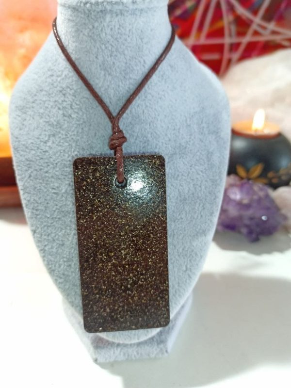 Orgonite pendant Rectangular Plate SMALL IRON CHIP 35 gr. - Imagen 2