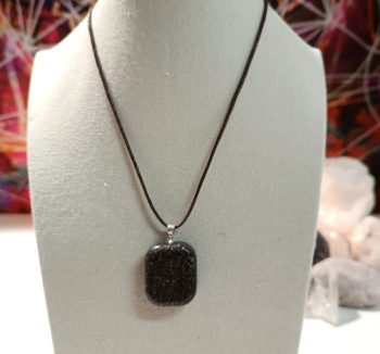 Orgonite pendant Square SMALL IRON CHIP 14 gr.
