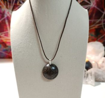 Orgonite pendant Small Semicircle SMALL IRON CHIP 10 gr.
