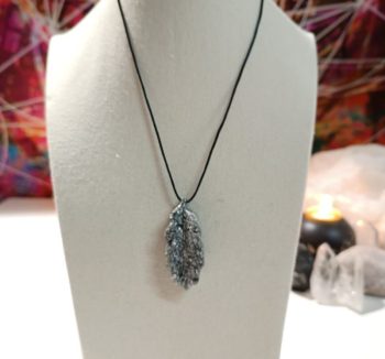 Orgonite Pendant Elongated Leaf spikes 10 gr.